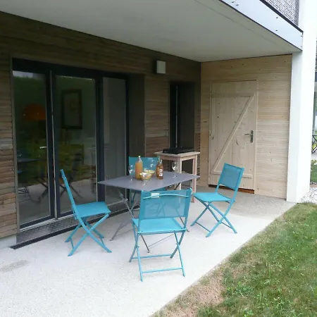 La Porte Du Paradis Apartment *
